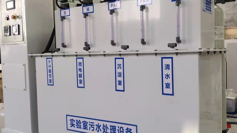 加药装置安装，环保达标的关键一步**